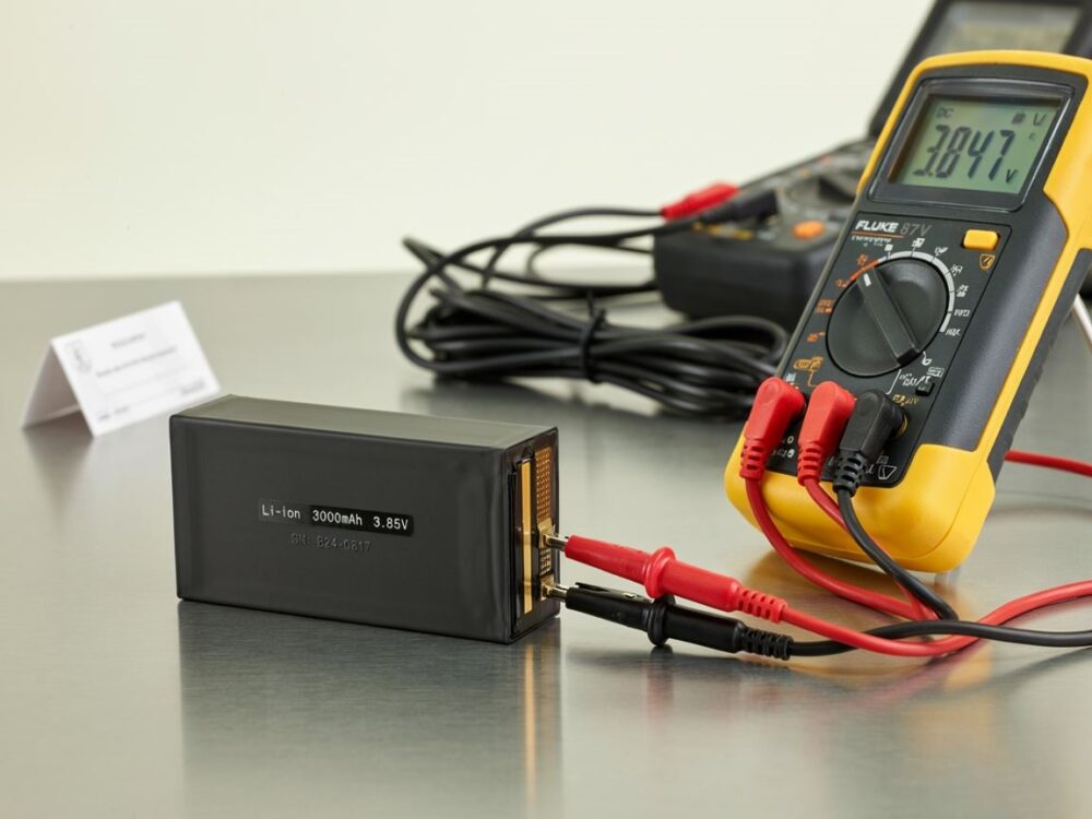 elektroniczne urządzenie do pomiaru baterii